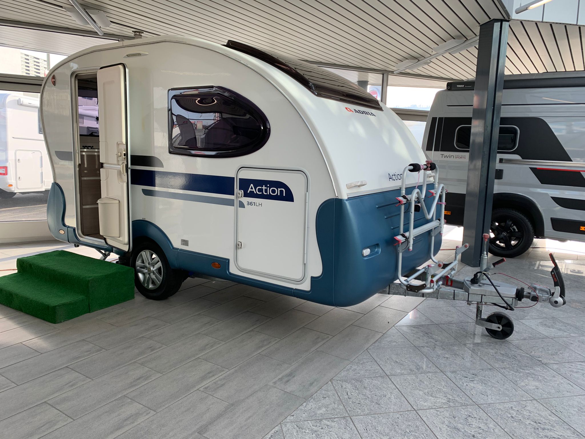 Adria Action 391 LH Sport (W091) Wohnwagen in Bestellung Adria Action 391 LH Sport (W091) Wohnwagen in Bestellung